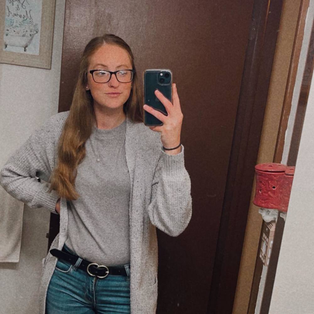 Meet your Posher, Kayla